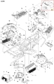 Osłona ridera RC318T Husqvarna w kolorze czarnym, z teksturowaną powierzchnią. Złożona, przedstawiona w układzie eksplodowanym, ze szczegółowym pokazaniem mocowań. Widoczne elementy składające się na konstrukcję oraz numery części.