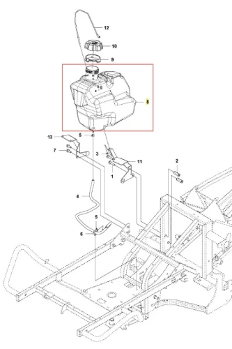 Zbiornik paliwa do ridera RC318T Husqvarna w kolorze czarnym. Ujęcie z boku, pokazujące pojemnik z uchwytem i otworem do tankowania. Na pokrywie widoczny korek. Elementy montażowe z numerami katalogowymi. Produkt zamontowany na ramie maszyn.