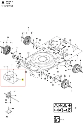 Szara osłona kosiarki WB 53S e Husqvarna z plastiku, stojąca poziomo. Widoczne mechaniczne mocowania i detale montażowe. Proste białe tło. Chroni części kosiarki.