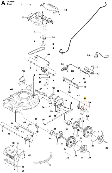 Osłona kosiarki LC 53E Husqvarna w kolorze czarnym, wykonana z tworzywa sztucznego. Ujęcie z boku, pokazujące detale mocowania i logo producenta. Element w pozycji leżącej, otoczony innymi częściami kosiarki, na jasnym tle.