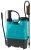 Opryskiwacz plecakowy Gardena 12L w kolorze niebiesko-czarnym, z ergonomiczną rączką, wężem i dyszą po prawej stronie, stoi pionowo. Solidna, plastikowa konstrukcja z widocznym logo na przodzie.