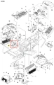 Osłona ridera RC318T Husqvarna w kolorze czarnym z wyraźnymi detalami. Złożona struktura, widoczne elementy mocujące. Ujęcie z góry na zamontowany produkt w kontekście zestawu akcesoriów. Gładka powierzchnia, brak widocznych napisów.