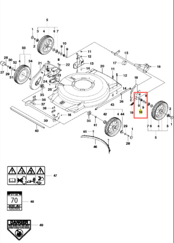 Sprężyna kosiarki WB 53S Husqvarna w kolorze metalicznym, przedstawiona w detalu, z widocznymi oznaczeniami i numerem katalogowym. Element umieszczony na schemacie technicznym kosiarki, z wyraźnie pokazanym mocowaniem i miejscem montażu.