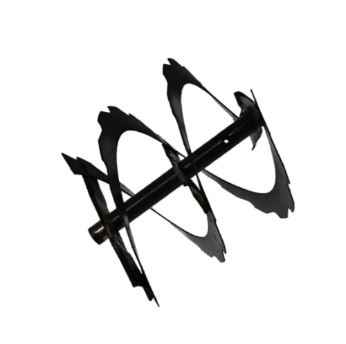 Świder odśnieżarki ST 230P Husqvarna, czarny metalowy element, z wirującymi ostrzami w kształcie łuków, zamocowany na centralnym wale. Ujęcie z góry, wyraźne kontury ostrzy i ich faktura. Produkt jest nowy, gotowy do montażu w odśnieżarce.