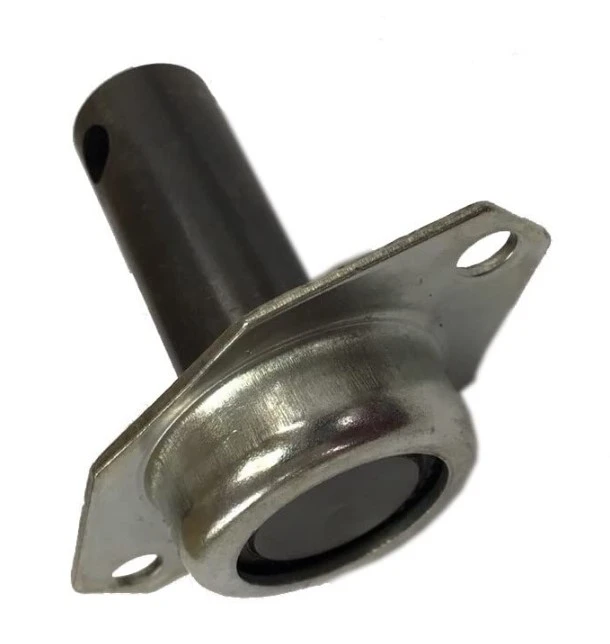 Metalowe łożysko kulkowe do odśnieżarki Husqvarna ST 230P, z otworami montażowymi, okrągłą dolną częścią, długość około 10 cm, ujęcie frontalne na jednolitym tle.