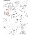 Dźwignia odśnieżarki ST 330 Husqvarna, widoczna w zbliżeniu, wykonana z metalu. Produkt ma ergonomiczny kształt, z wyraźnie zaznaczonym uchwytem. Widoczne elementy mocujące oraz numer katalogowy. Tło białe, podkreśla detale produktu.