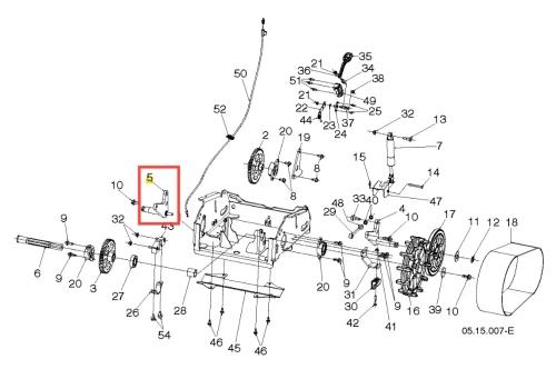 Ramię odśnieżarki ST 427T Husqvarna w kolorze szarym, metalowe, o prostokątnym kształcie. Widok z boku, w ułożeniu poziomym. Elementy mocujące oraz otwory montażowe widoczne. Przeznaczone do montażu w urządzeniu do odśnieżania. Tło białe.