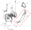 Osłona odśnieżarki ST 131 Husqvarna, w kolorze szarym, z widocznymi mocowaniami i kształtem dopasowanym do konstrukcji urządzenia. Produkt umieszczony z boku, w zbliżeniu, z widocznym detalem montażowym. Tło proste, białe.