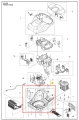 Osłona kosiarki LB 448i Husqvarna w kolorze szarym. Produkt przedstawiony z boku, ukazujący szczegóły mocowania oraz strukturalne elementy. Widać logo Husqvarna. Tło białe, co podkreśla kontury osłony. Używana w systemie zasilania kosiarki.