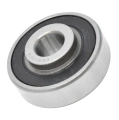 Pierścień kultywatora TF 435P Husqvarna, metalowy element, z czarną uszczelką, widoczny z boku, w zbliżeniu na detale. Otwór w centrum, gładka powierzchnia, elegancka forma, przeznaczony do intensywnego użytkowania w ogrodnictwie.