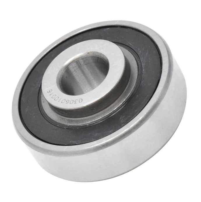 Pierścień kultywatora TF 435P Husqvarna, metalowy element, z czarną uszczelką, widoczny z boku, w zbliżeniu na detale. Otwór w centrum, gładka powierzchnia, elegancka forma, przeznaczony do intensywnego użytkowania w ogrodnictwie.