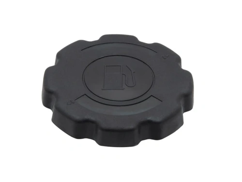 Korek wlewu paliwa kultywatora TF 120 Husqvarna w kolorze czarnym, okrągły z lekko wypukłym środkiem. Widoczne logo w kształcie cylindrycznej ikony paliwa. Produkt umieszczony na jasnym tle, bez żadnych innych przedmiotów.