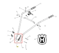 Skrzynka połączeniowa kultywatora TF 120 Husqvarna w kolorze czarnym, wykonana z tworzywa sztucznego, z widocznym logo marki. Produkt przedstawiony w zbliżeniu, leżący na białym tle, uwidaczniający szczegóły mocowania i kształt obudowy.