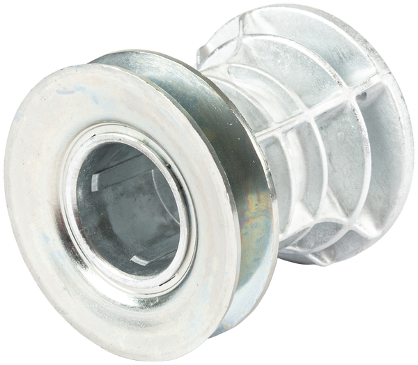 Adapter noża kosiarki KLIPPO LB 548S e Husqvarna, metaliczny, okrągły z teksturowaną powierzchnią. Widok frontalny, detal z boku, z otworem na środku. Błyszcząca powierzchnia, stworzony do mocowania noża kosiarki. Na jednolitym tle.