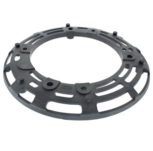 Płyta kosiarki GX 560 Husqvarna w kolorze czarnym, wykonana z solidnego materiału. Ujęcie frontalne, widoczna okrągła konstrukcja z otworami montażowymi. Produkt leży na białym tle, bez dodatkowych akcesoriów.