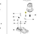 Złącze kosiarki LC 141C Husqvarna, mały element w podziale na schemat, widoczny z góry. Rysunek techniczny ukazuje numery poszczególnych części. Kluczowe detale to mocowanie oraz elementy łączące, na białym tle bez dodatkowych dekoracji.