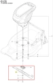 Nóż do kosiarki LC 247i Husqvarna o długości 47 cm, metalowy, z widocznymi otworami montażowymi. Ujęcie z góry, montrujące zamocowanie ostrza na podłożu, w kontekście skomponowanych części kosiarki. Ukazany detal z numerem identyfikacyjnym.