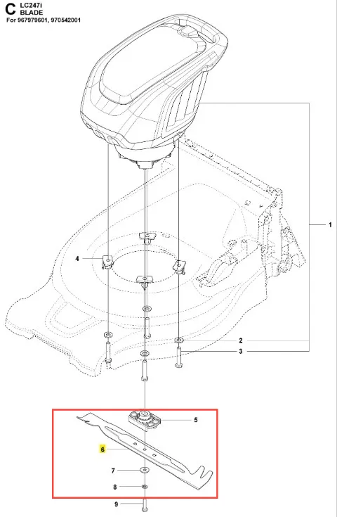Nóż do kosiarki LC 247i Husqvarna o długości 47 cm, metalowy, z widocznymi otworami montażowymi. Ujęcie z góry, montrujące zamocowanie ostrza na podłożu, w kontekście skomponowanych części kosiarki. Ukazany detal z numerem identyfikacyjnym.