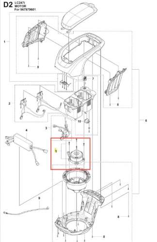 Elektromotor kosiarki Husqvarna LC 247i o mocy 750 W, pokazany w widoku z boku. Element z okrągłą obudową, metalowym mocowaniem oraz przewodami. W widocznym miejscu oznaczenia i detale montażowe, na białym tle, co podkreśla jego funkcjonalność.