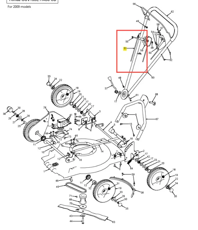 Przewód kosiarki WB 48S Husqvarna w kolorze czarnym, wykonany z materiału odpornego na wysokie temperatury. Ujęcie z boku, złożony, pokazujący mocowania oraz detale końcówki. Tło proste, białe, co podkreśla szczegóły produktu.