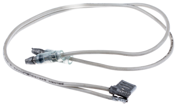 Krótki kabel obwodowy podkaszarki 525LK Husqvarna; przezroczysty przewód o zaokrąglonych końcówkach, z dwoma złączami; leżący na gładkim tle. Kabel ma teksturowaną powierzchnię i widoczne oznaczenia ułatwiające identyfikację.