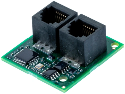 Płytka elektroniczna z dwoma złączami RJ45. Zielona konstrukcja z mikroprocesorem, układami scalonymi oraz lutowanymi elementami. Ujęcie z góry, ukazujące detaliczne rozmieszczenie elementów na płytce.