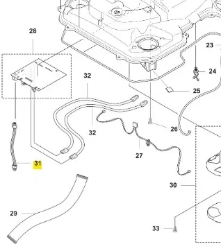 Fragment robota Husqvarna Automower 520 EPOS z ciemnoszarą elastyczną rurką o zaokrąglonym kształcie, umieszczoną w układzie montażowym, otoczoną innymi komponentami. Brak napisów i logo.