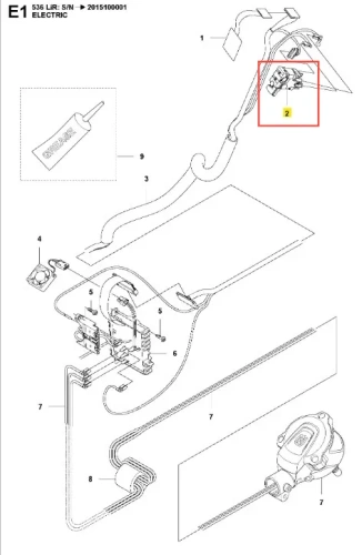 Włącznik podkaszarki Husqvarna 536LiR, czarny, montowany na przewodzie, z widocznymi komponentami elektrycznymi i oznaczeniami. Tło białe.