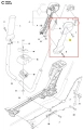 Prawa część uchwytu podkaszarki Husqvarna 536LiR, czarna, z ergonomiczną rękojeścią. Widok z boku pokazuje detale konstrukcji i mocowania. Produkt na stole z innymi elementami i logo firmy.