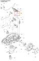 Kabel do robota koszącego Automower 310E NERA Husqvarna, widok izometryczny. Cienki, elastyczny przewód w kolorze czarnym, zakończony wtyczkami. Ułożony wzdłuż dolnej części podwozia, na białym tle, z czytelnym oznaczeniem numeru elementu.