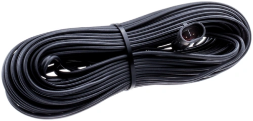 Czarny kabel zasilający o długości 10 metrów, zwinięty w okrągły kształt, zakończony wtyczką. Widoczny gładki materiał, bez wzorów. Ujęcie z góry, na jednolitym tle. Idealny do zasilania urządzeń ogrodowych.