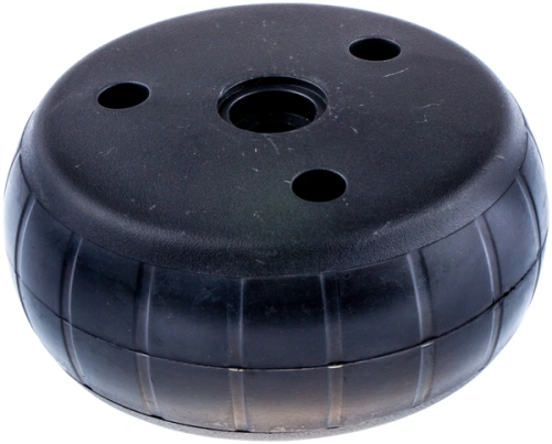 Koło robota koszącego, czarne, plastikowe, okrągłe, z gładką powierzchnią i żłobieniami. Widoczne trzy otwory montażowe. Ujęcie z boku, ustawione poziomo. Idealne do zastosowania w automatycznych koszarkach Husqvarna.