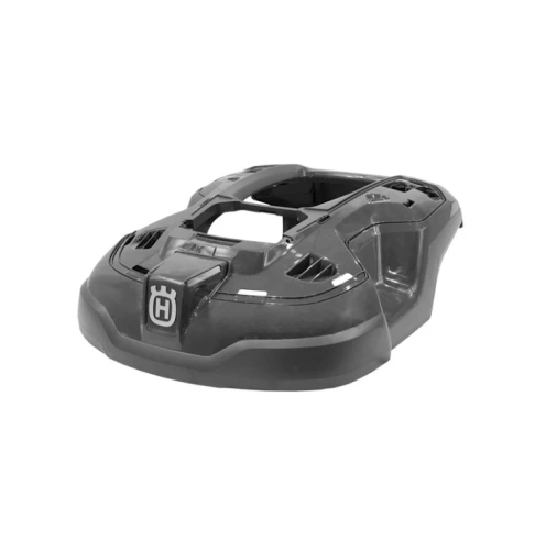 Czarna obudowa robota koszącego AUTOMOWER 315X Husqvarna z gładkiego plastiku, z logo, otworami wentylacyjnymi i mocowaniami, widoczna z boku w pozycji leżącej, idealna do ogrodu.