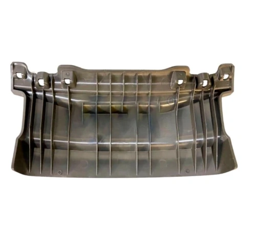 Zderzak robota koszącego Automower 535 AWD Husqvarna, w kolorze czarnym, z wyraźnymi wgłębieniami i rowkami. Ujęcie frontalne, produkt leży płasko. Widoczne mocowania do montażu. Tło białe, co uwypukla szczegóły zderzaka.