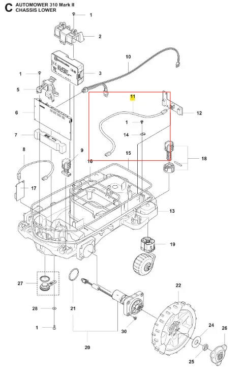 Fragment struktury dolnej robota koszącego Automower 310 Mark II Husqvarna. Widać detal montażowy z widocznymi elementami mechanicznymi, takimi jak silnik, koła i połączenia, wszystko na odcieniu czarnym i metalowym. Tło proste, białe.