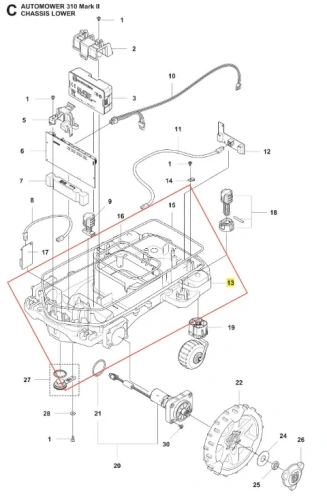 Dolna obudowa robota koszącego Husqvarna Automower 310 Mark II, czarna, plastikowa. Widoczny napis, mocowania i kółka, leży poziomo, pokazując szczegóły konstrukcji.