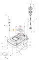 Płyta robota koszącego AUTOMOWER 315X Husqvarna, kwadratowa z centralnym logo, wykonana z tworzywa sztucznego, pokazana z boku podczas montażu na białym tle.