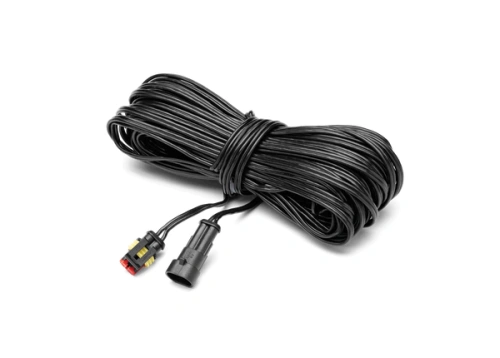 Czarna wiązka elektryczna do robota koszącego Automower 308 Husqvarna z gładką powierzchnią i złączkami z kolorowymi zaciskami (żółty, czerwony), na jednolitym tle, z widoczną długością przewodu.