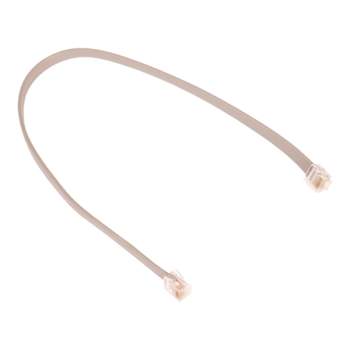 Przewód robota koszącego Automower Aspire R4 Husqvarna, prosty, elastyczny, w kolorze jasno-beżowym. Zakończony wtyczkami z obu stron, widoczne detale montażowe. Ujęcie z góry, przewód leży płasko na ciemnym tle.