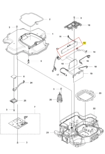Czarna prostokątna płytka odbiornika do robota Husqvarna Automower 435X AWD z konektorami, montowana na podłożu z przewodami, przeznaczona do systemu bezprzewodowego.