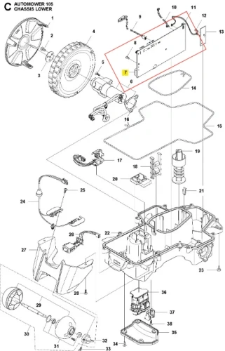 Płyta główna robota koszącego Husqvarna AUTOMOWER 105, szara metaliczna, z widocznymi oznaczeniami, gniazdami, kablami i mocowaniami, na prostym tle, wykonana z tworzywa, nowa i rozłożona.