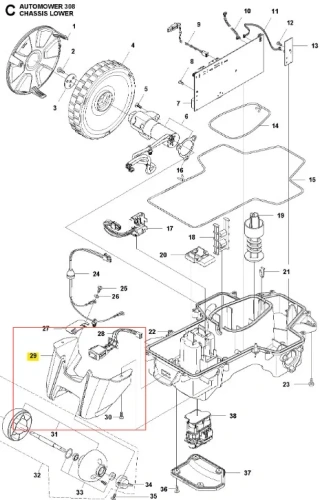 Uchwyt tylnego koła robota koszącego Automower 308 Husqvarna. Element w kolorze czarnym, wykonany z tworzywa sztucznego, z dwoma mocowaniami. Widoczny z góry, w kontekście montażu, z innymi częściami i modułami na białym tle.