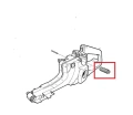 Amortyzator pilarki Husqvarna 362XP/365/371/372XP/375 w układzie z boku. Widoczna metalowa konstrukcja z mocowaniem i gwintowaną końcówką. Element w pozycji leżącej. Tło białe, co podkreśla szczegóły produktu.