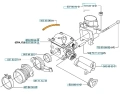 Żółty przewód impulsowy pilarki Husqvarna 365 X-TORQ/385, z mocowaniem i detalami obudowy, na białym tle, blisko elementów silnika.