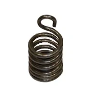 Amortyzator pilarki Husqvarna w postaci sprężyny spiralnej, czarny, metalowy, z wyraźnym hakowym końcem u góry. Zdjęcie przedstawia produkt frontalnie, stojący na jednolitym tle, umożliwiając łatwą identyfikację głównych cech.