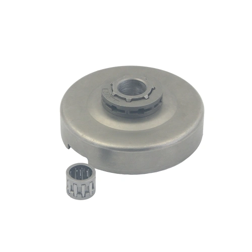 Bęben sprzęgła pilarki Husqvarna 365, 372, 570 w kolorze srebrnym, okrągły, z widocznym gwintem na środku. Obok znajduje się walcowy łożysko. Produkt przedstawiony z góry na białym tle.