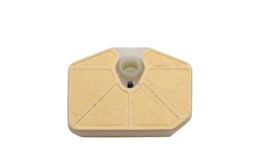 Filtr powietrza do pilarek Husqvarna 254XP, 257, prostokątny z jasną teksturowaną powierzchnią i centralnym otworem montażowym, na białym tle podkreślającym szczegóły.