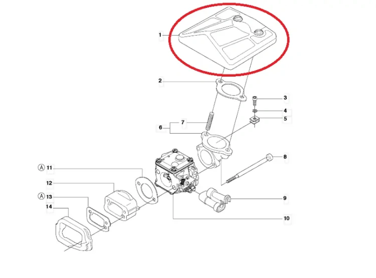 Czarny prostokątny filtr powietrza do pilarki Husqvarna 61 z drobną strukturą, zamontowany obok silnika, widok z góry. W tle schemat komponentów.