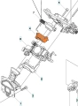 Kołnierz gaźnika pilarki Husqvarna 445, 450 o kształcie cylindrycznym, wykonany z metalu, w kolorze srebrnym. Ujęcie z góry, detale mocowań i złącza są wyraźnie widoczne. Brak napisów. Produkt leży na prostym, białym tle.