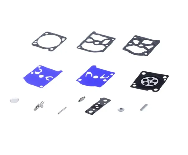 Zestaw naprawczy gaźnika do pilarki Husqvarna 545/550XP/XPG: 4 elastyczne uszczelki (niebieskie, czarne), metalowe elementy montażowe i uszczelki o różnych kształtach na jednolitym tle.